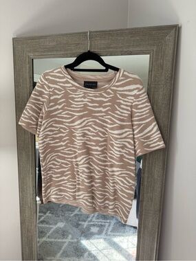 Premise Beige & White Zebra Print Short Sleeve Sweater Top NEW